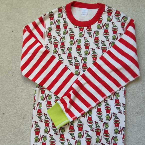 Hanna Andersson Red and White Striped Pajamas with Green Accents - Picture 3 of 5